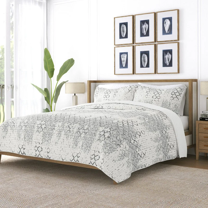 Aztec Inspired Light Gray Reversible Pattern Quilt Coverlet Set Ultra Soft Microfiber Bedding