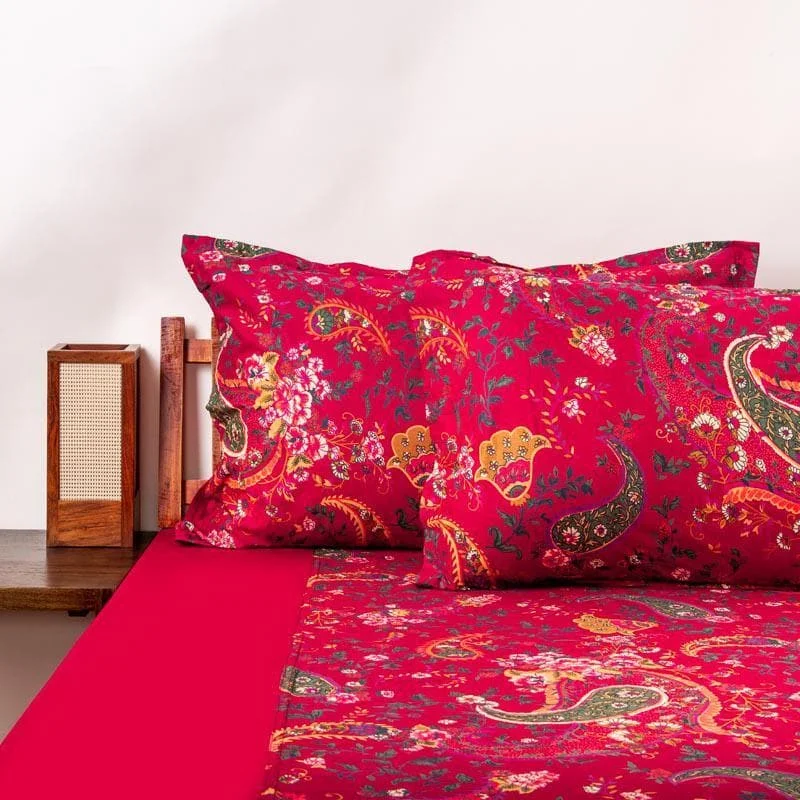 Swayam Crimson Paisley Bedsheet - 180 TC || Super Soft