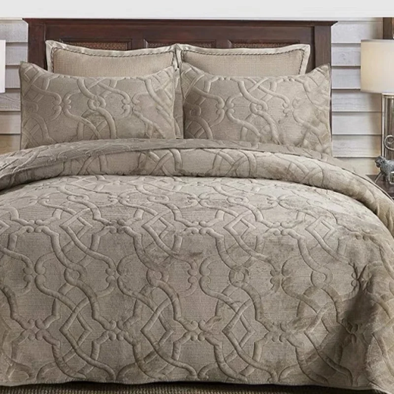 Classic Elegance Quilt Set