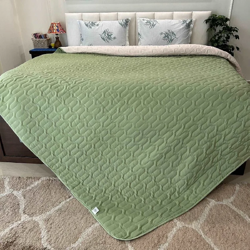 Fluffy & Heavy 200 GSM Microfiber Reversible Quilted Winter Comforters - Sage Green & Blush