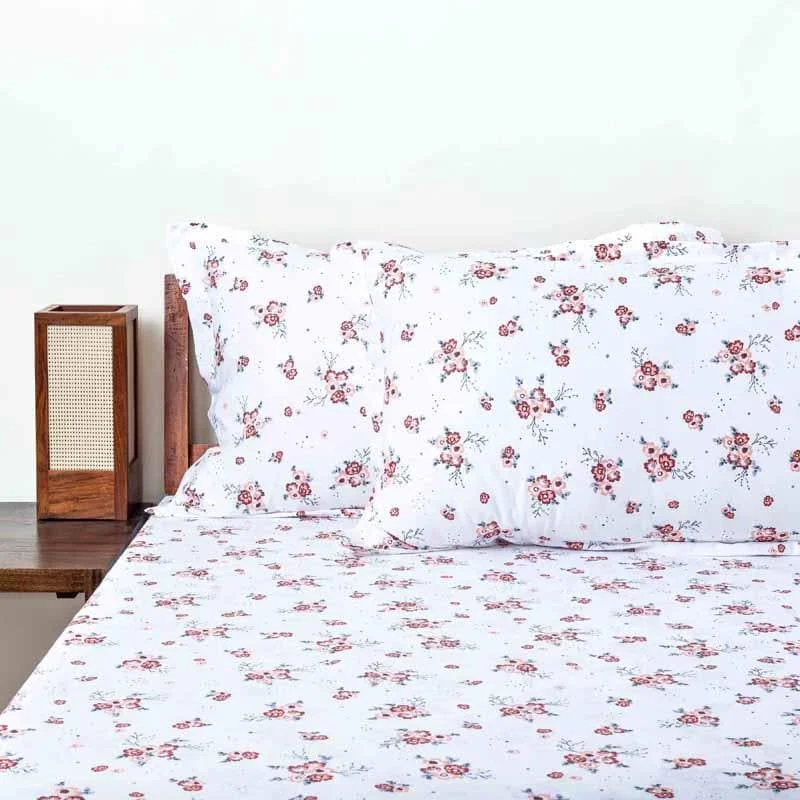 Scattered Blooms Bedsheet - Maroon