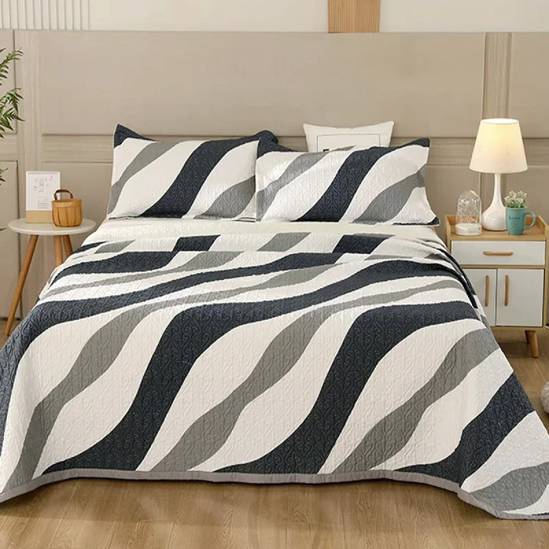 Monochrome Waves Quilt Set