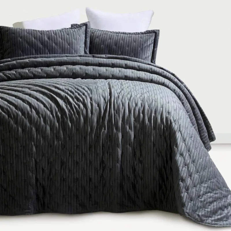 Luxe Velvet Pleated Quilt Set