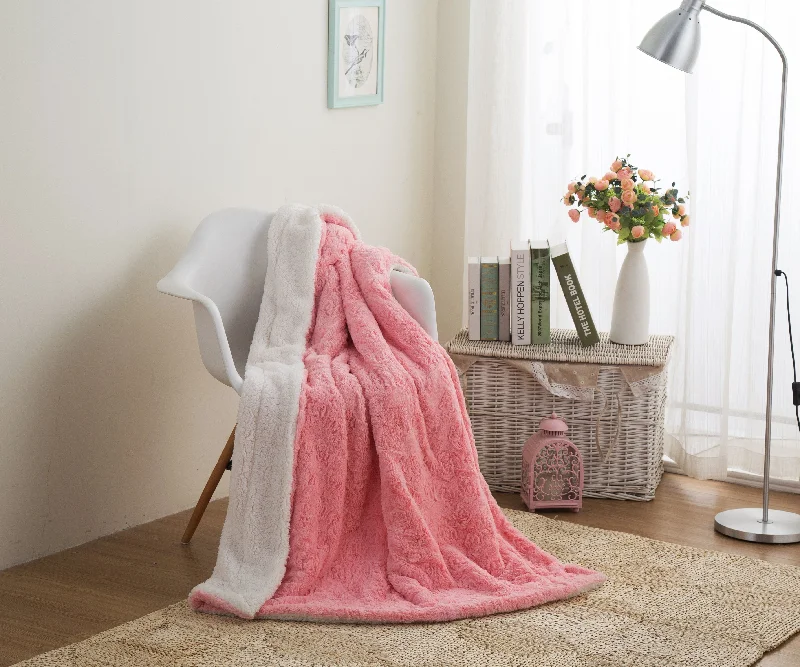 DaDa Bedding Luxury Blossom Pink Rose Buds Pink Sherpa Backside Faux Fur Throw Blanket (BL-171752)