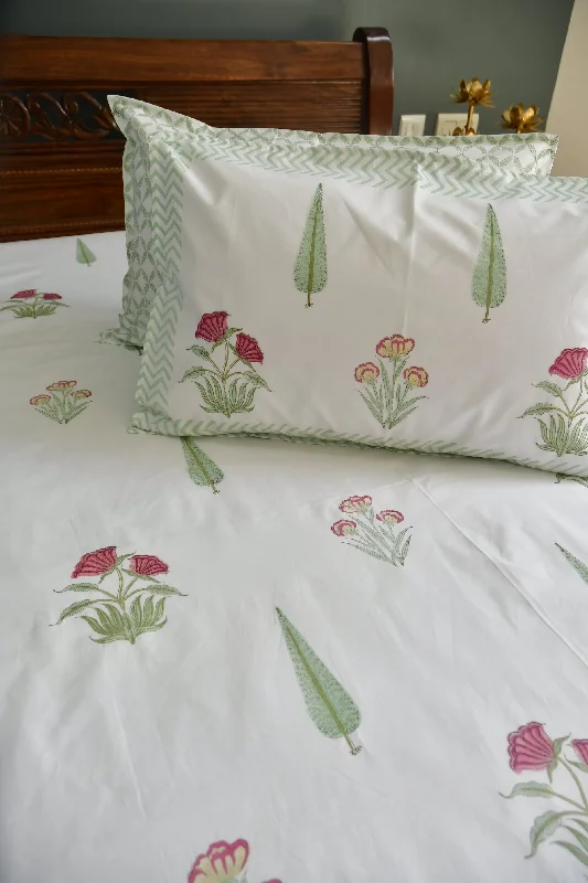 Summer Bliss Bedsheet : Refreshing Comfort