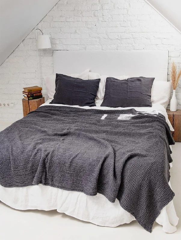 Linen Waffle Blanket | Charcoal