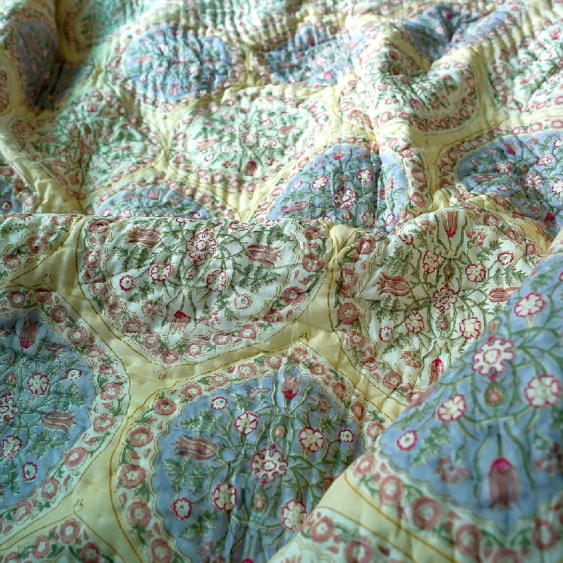 YELLOW BUTTERCUP Double Quilts