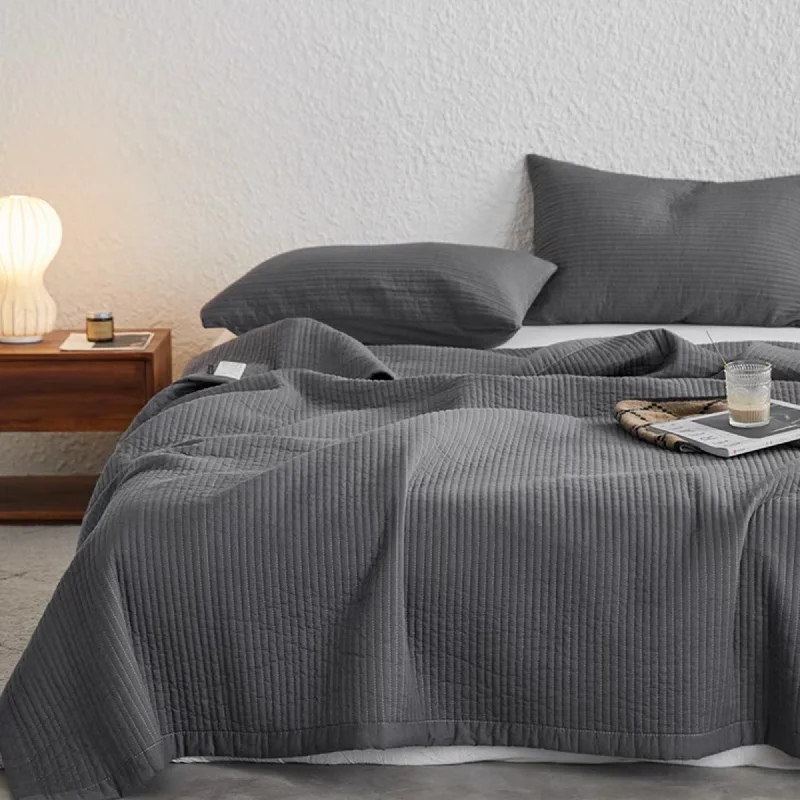 Pure Comfort Minimalist Quilt Set